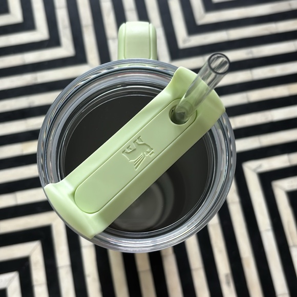 Stanley 40oz Cup Pale Lime - Picture 6 of 8